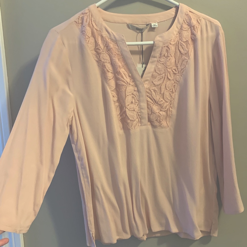 💐Floral Lace Peasant Top-NWT💐